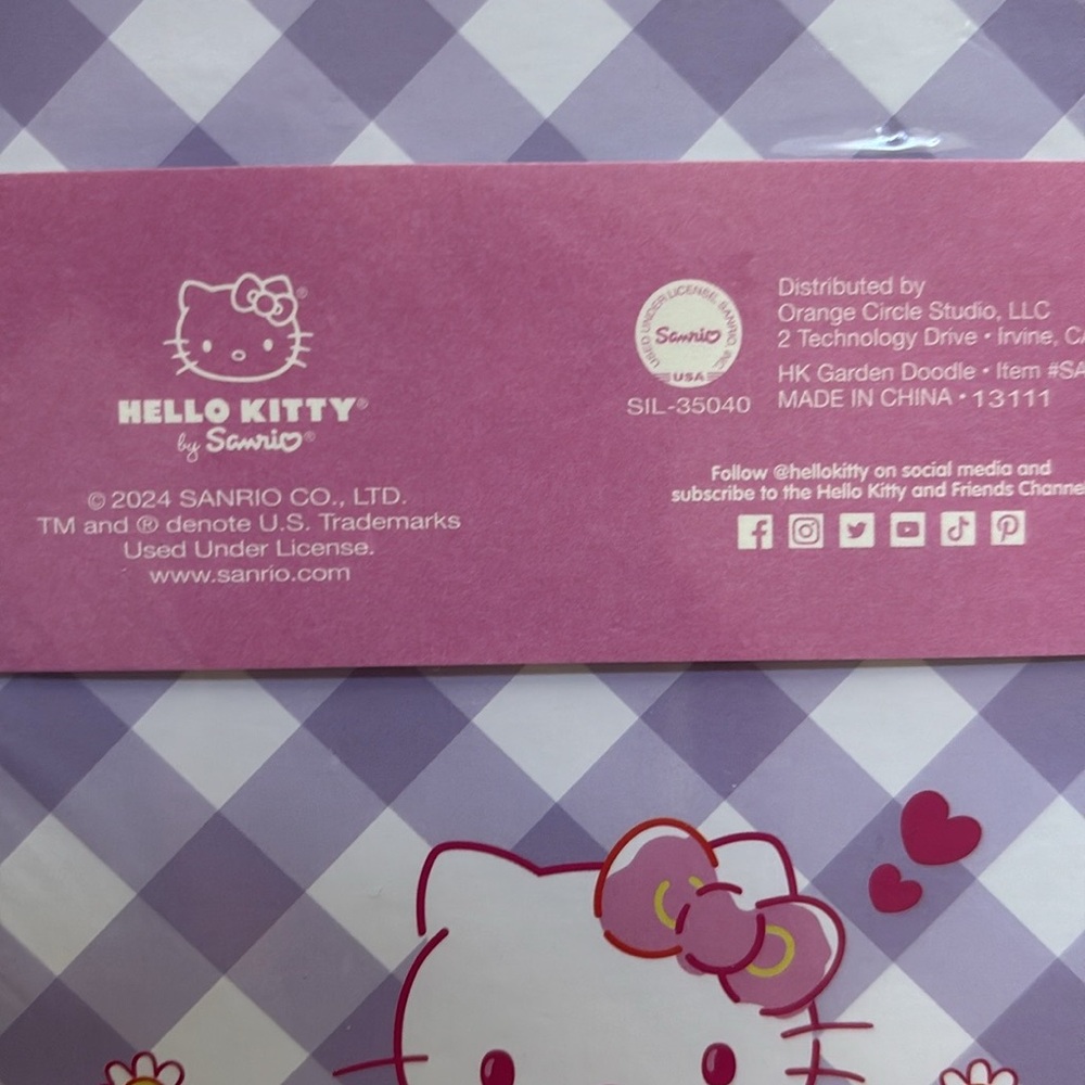 Sanrio Hello Kitty Note Pad - Picture 3 of 3